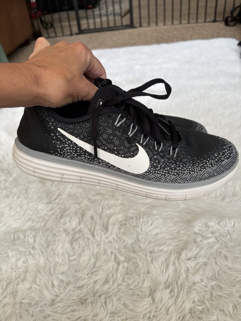 Nike Free Run Distance 8 Classic Black Running Sneakers. Great Pair. Comf